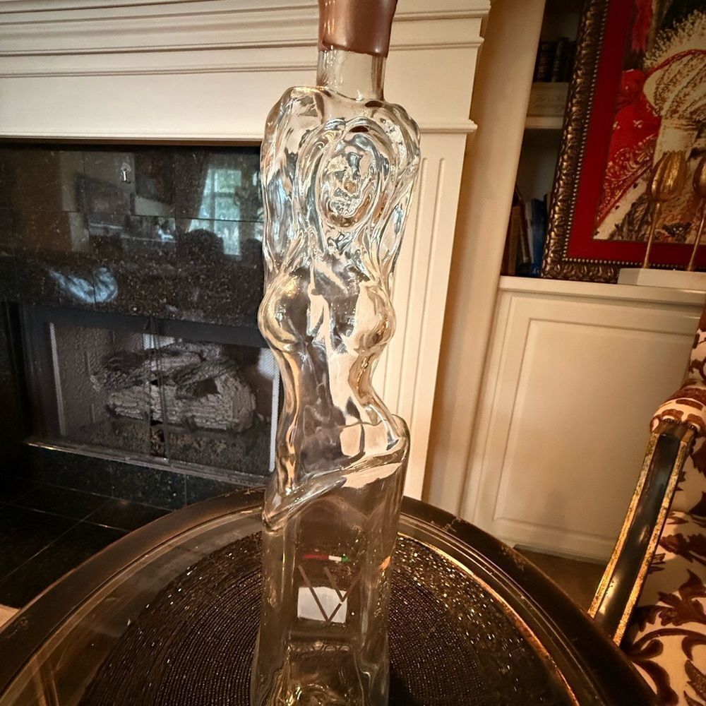 Collectible Vavoom Vodka Bottle with Artistic Design Feminine Glass Sculpture - Picture 3 of 13